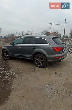 Внедорожник / Кроссовер Audi Q7 2013 в 