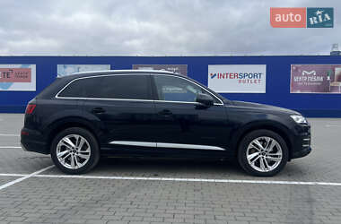 Внедорожник / Кроссовер Audi Q7 2017 в 