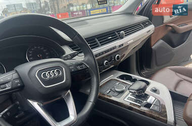 Внедорожник / Кроссовер Audi Q7 2017 в 