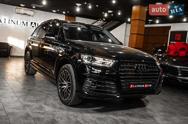 Внедорожник / Кроссовер Audi Q7 2018 в 