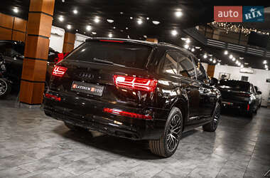 Внедорожник / Кроссовер Audi Q7 2018 в 