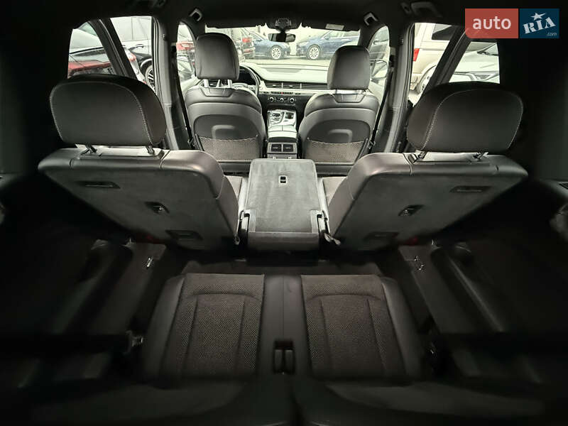 Внедорожник / Кроссовер Audi Q7 2015 в Черновцах