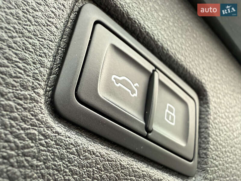 Внедорожник / Кроссовер Audi Q7 2015 в Черновцах