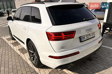 Позашляховик / Кросовер Audi Q7 2015 в Рівному