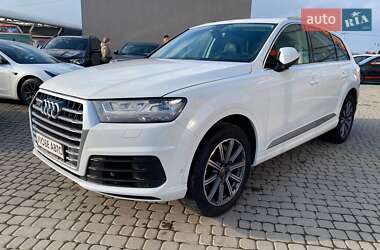 Внедорожник / Кроссовер Audi Q7 2016 в 