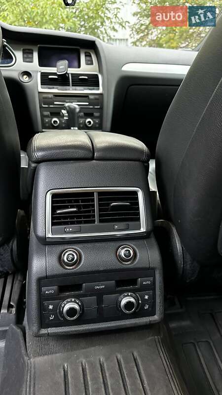 Позашляховик / Кросовер Audi Q7 2010 в Кривому Розі