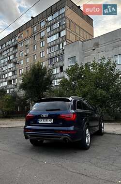 Внедорожник / Кроссовер Audi Q7 2010 в 