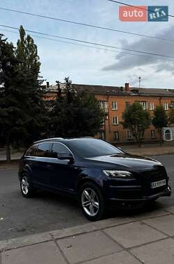 Внедорожник / Кроссовер Audi Q7 2010 в 
