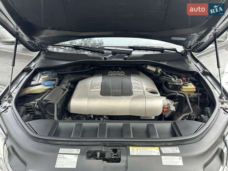 Внедорожник / Кроссовер Audi Q7 2010 в Полтаве