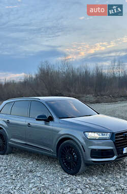 Внедорожник / Кроссовер Audi Q7 2016 в 