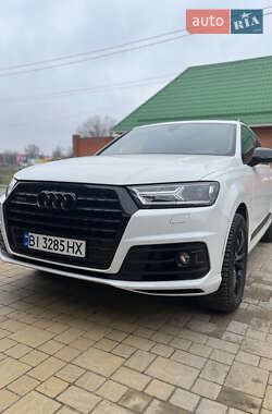Позашляховик / Кросовер Audi Q7 2016 в 