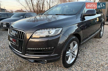 Позашляховик / Кросовер Audi Q7 2010 в 