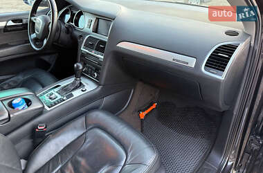 Позашляховик / Кросовер Audi Q7 2010 в 