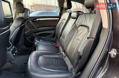 Позашляховик / Кросовер Audi Q7 2010 в 