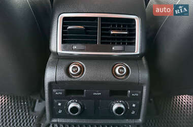 Позашляховик / Кросовер Audi Q7 2010 в 