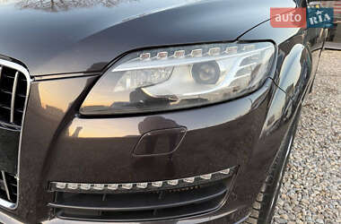 Позашляховик / Кросовер Audi Q7 2010 в 