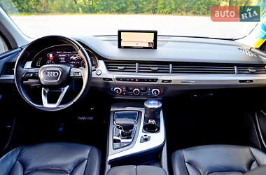 Внедорожник / Кроссовер Audi Q7 2017 в 