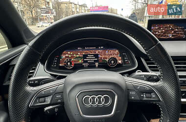 Позашляховик / Кросовер Audi Q7 2016 в 