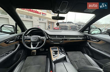 Позашляховик / Кросовер Audi Q7 2016 в 