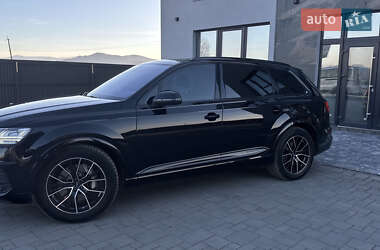 Позашляховик / Кросовер Audi Q7 2016 в 