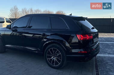 Позашляховик / Кросовер Audi Q7 2016 в 