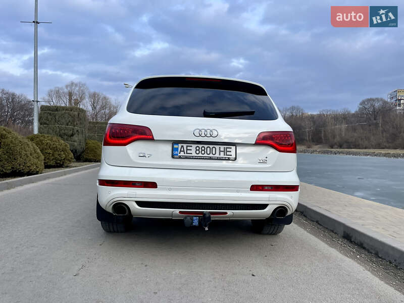 Позашляховик / Кросовер Audi Q7 2014 в Дніпрі