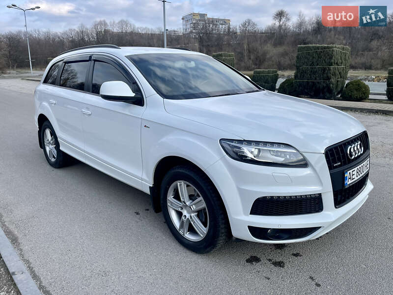 Позашляховик / Кросовер Audi Q7 2014 в Дніпрі