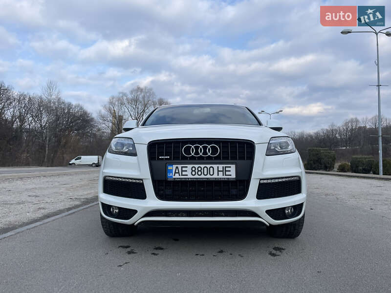 Позашляховик / Кросовер Audi Q7 2014 в Дніпрі