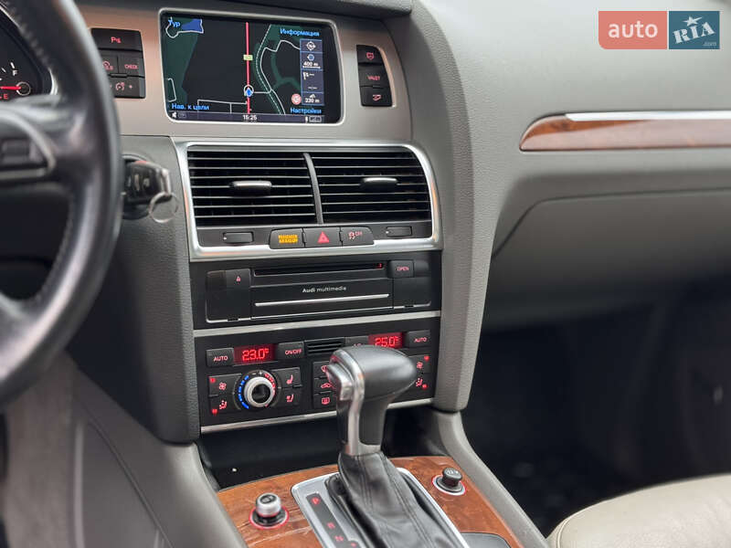 Позашляховик / Кросовер Audi Q7 2013 в Умані