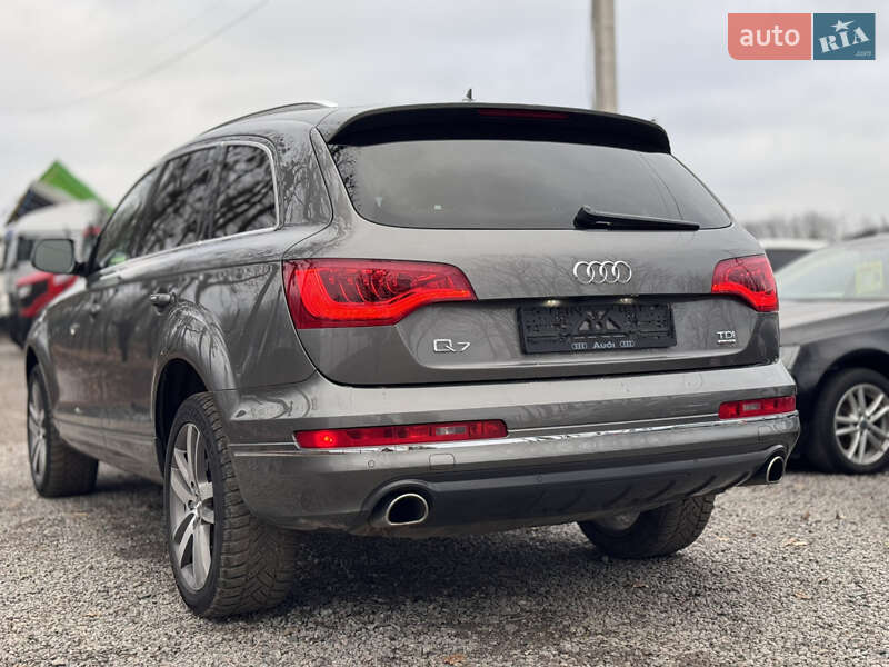 Внедорожник / Кроссовер Audi Q7 2013 в 