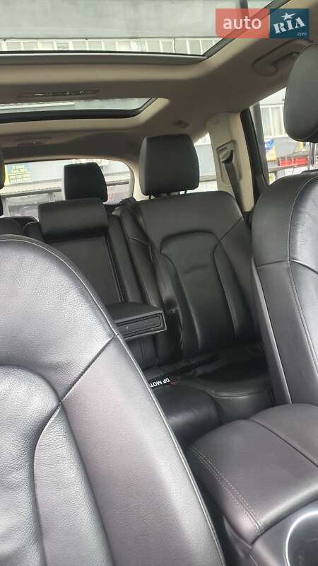 Внедорожник / Кроссовер Audi Q7 2015 в Киеве