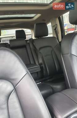 Внедорожник / Кроссовер Audi Q7 2015 в 