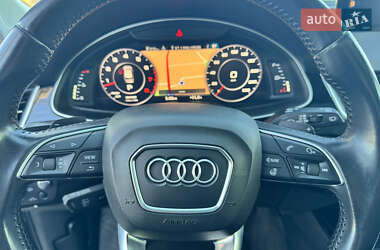 Внедорожник / Кроссовер Audi Q7 2015 в 
