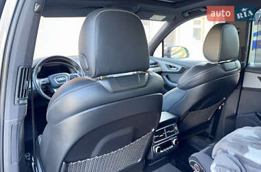 Внедорожник / Кроссовер Audi Q7 2015 в 