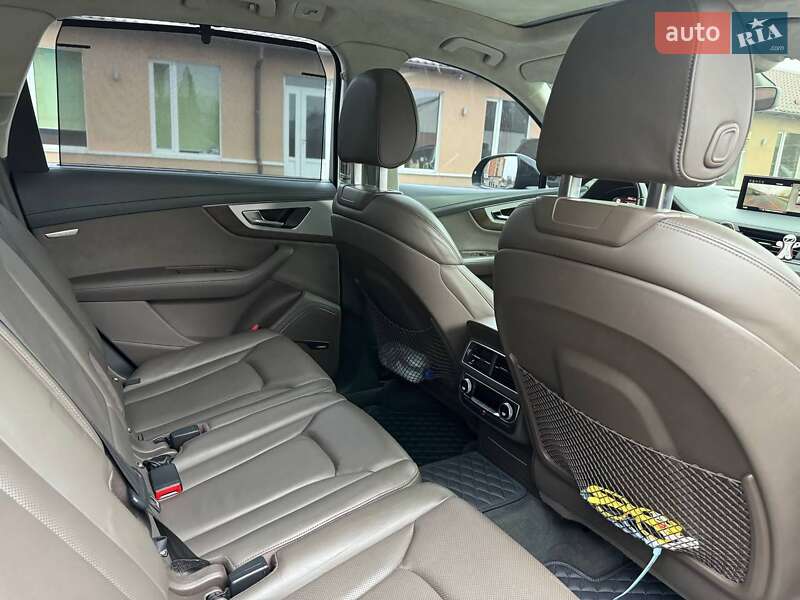 Внедорожник / Кроссовер Audi Q7 2016 в Днепре