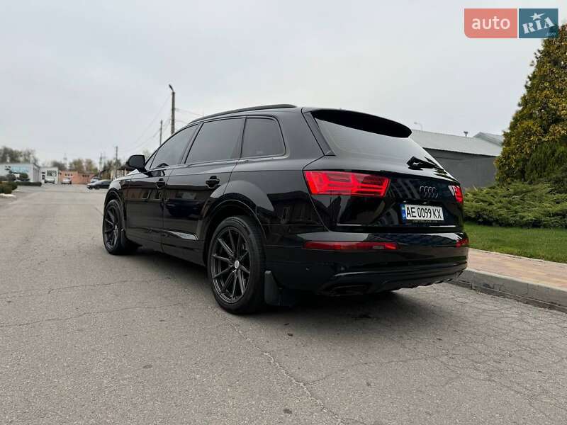 Внедорожник / Кроссовер Audi Q7 2016 в Днепре