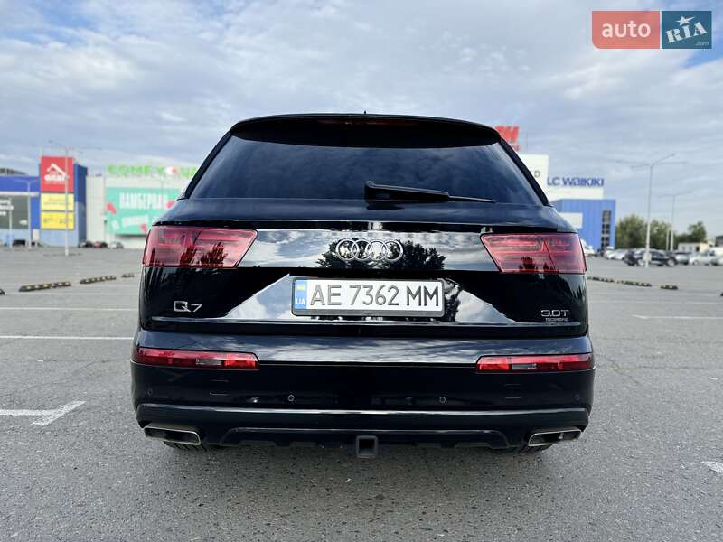 Позашляховик / Кросовер Audi Q7 2017 в Дніпрі