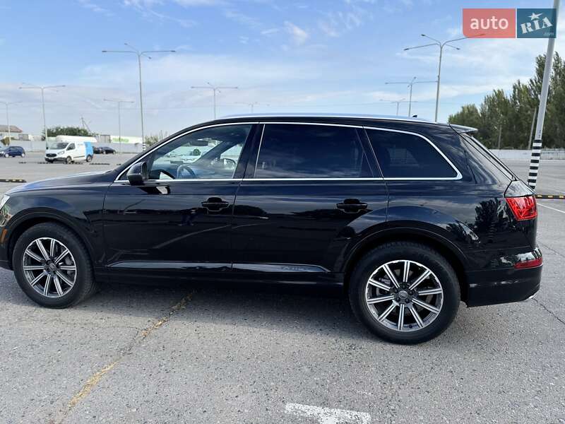 Позашляховик / Кросовер Audi Q7 2017 в Дніпрі