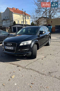 Внедорожник / Кроссовер Audi Q7 2006 в 