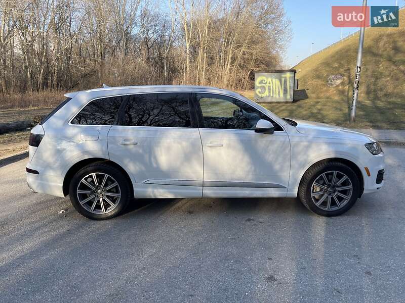 Внедорожник / Кроссовер Audi Q7 2017 в Хмельницком