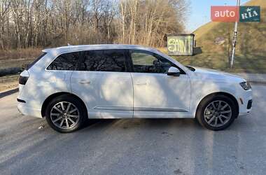 Внедорожник / Кроссовер Audi Q7 2017 в 