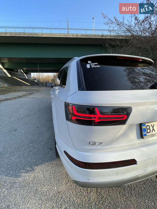 Внедорожник / Кроссовер Audi Q7 2017 в Хмельницком