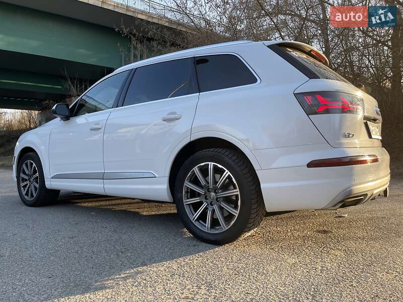 Внедорожник / Кроссовер Audi Q7 2017 в Хмельницком