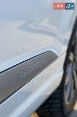 Внедорожник / Кроссовер Audi Q7 2017 в 