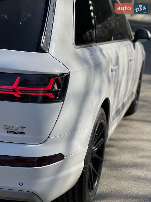 Внедорожник / Кроссовер Audi Q7 2017 в Хмельницком
