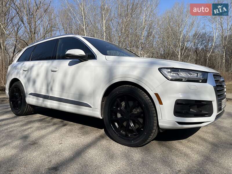 Внедорожник / Кроссовер Audi Q7 2017 в Хмельницком