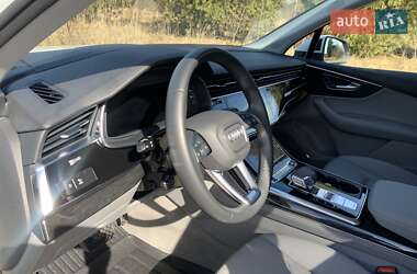 Внедорожник / Кроссовер Audi Q7 2022 в 
