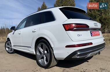 Внедорожник / Кроссовер Audi Q7 2022 в 