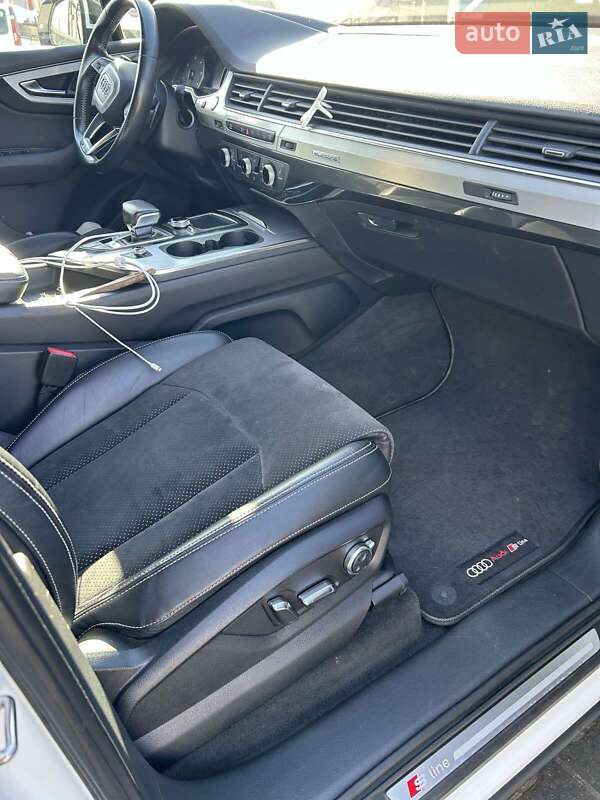Внедорожник / Кроссовер Audi Q7 2015 в Тернополе
