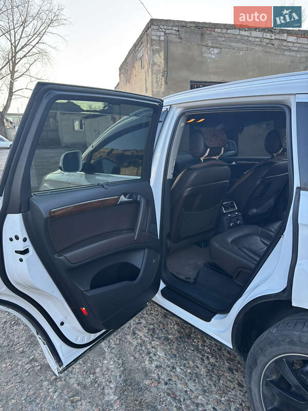 Позашляховик / Кросовер Audi Q7 2015 в Білгороді-Дністровському фото 15 Позашляховик / Кросовер Audi Q7 2015 в Білгороді-Дністровському